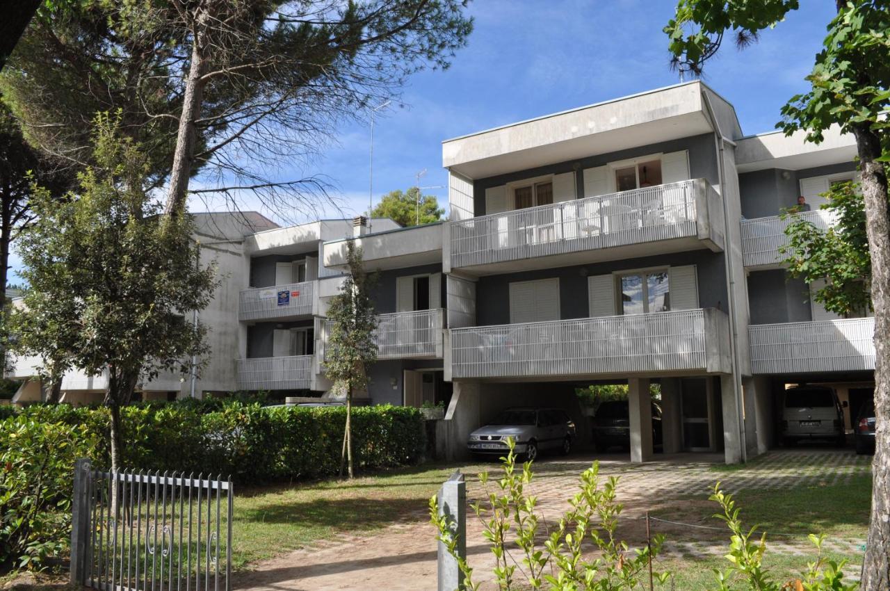 Appartamenti Sirio Via Pesci 6,8,14 Bibione Zewnętrze zdjęcie